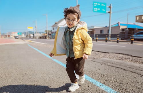 带贝字旁字的男生好名字大全