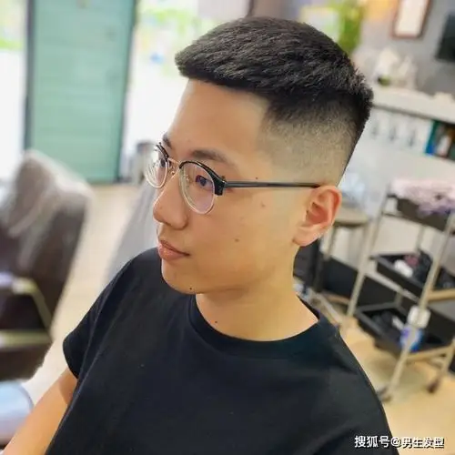 原创男生别迷恋"背头"发型了,今夏留这4款短发,时尚帅气不油腻