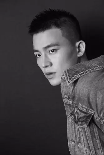 欧豪亮相某品牌活动活力look酷帅有型