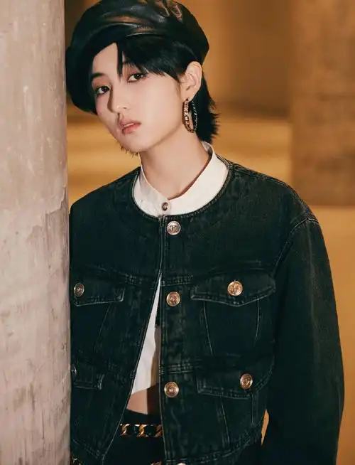 张子枫酷飒性感图片写真812