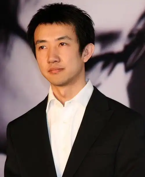 李小冉和鄢颇什么时候在一起的(梅婷前夫鄢颇与李小冉的故事)-韩剧网