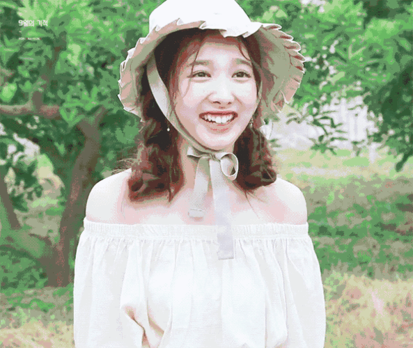 周海媚的兔牙比演技更感人?凸嘴女孩应该如何找到萌点?