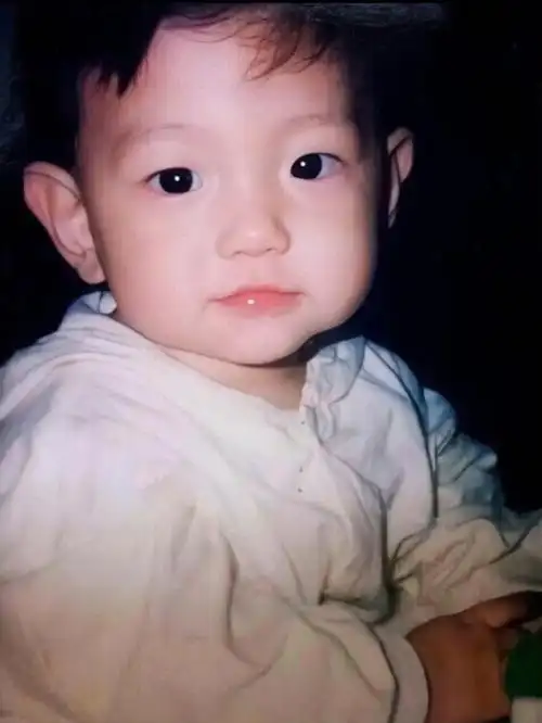 伯贤小时候照片