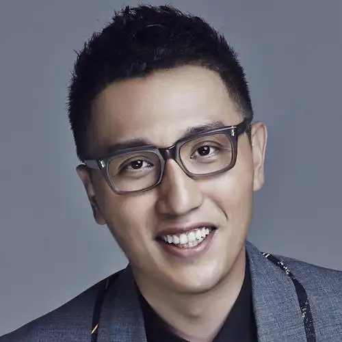 不知道胖了以后的华少,影响他的快嘴吗