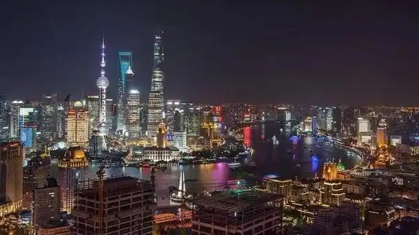 实拍上海夜景,让人震撼,不愧是世界一线城市,媲美纽约!