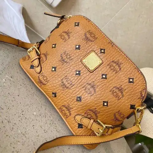 这个包包是 #mcm 最值得入手的经典款包包,超级白菜价,贝壳包万年不