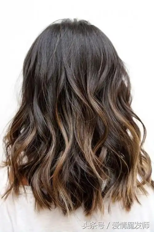 染发步骤与技巧,染头发步骤详细教程(简单方法步骤,染发自己在家里