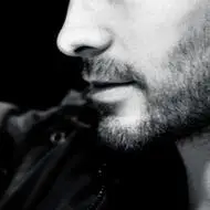 络腮胡子大叔头像霸气范儿叼烟的成熟大叔头像