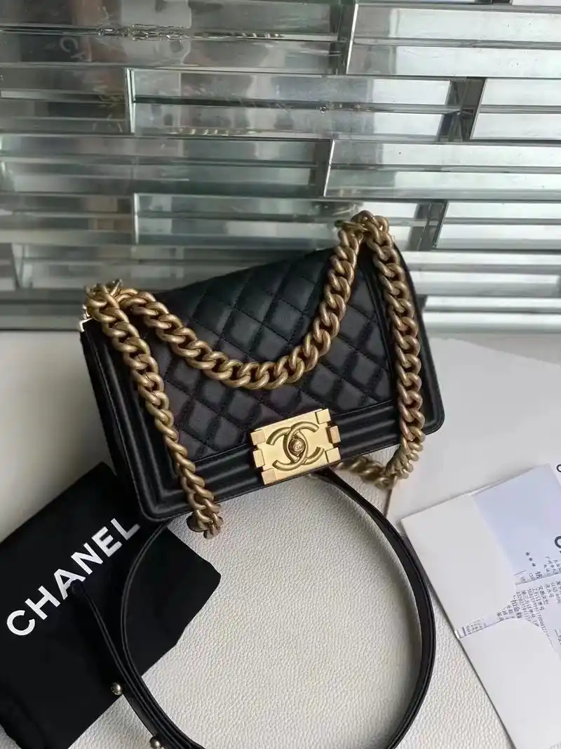chanel黑金牛皮小号leboy.chanel黑金牛皮小号 - 抖音