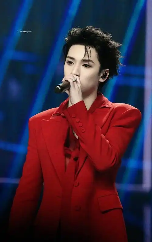 严浩翔叁重楼暨出道四周年演唱会##严浩翔 舞台风暴##严老师我需沂种