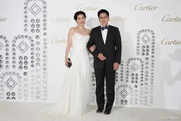 郭晶晶霍启刚,窦骁何超莲,都是婚姻的实画像