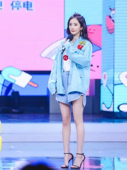 杨幂快乐大本营高清图片