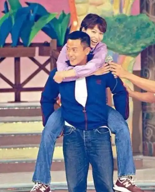 原创因戏生情相恋9年后抛弃原配迎娶小20岁娇妻网友男人的嘴骗人的鬼