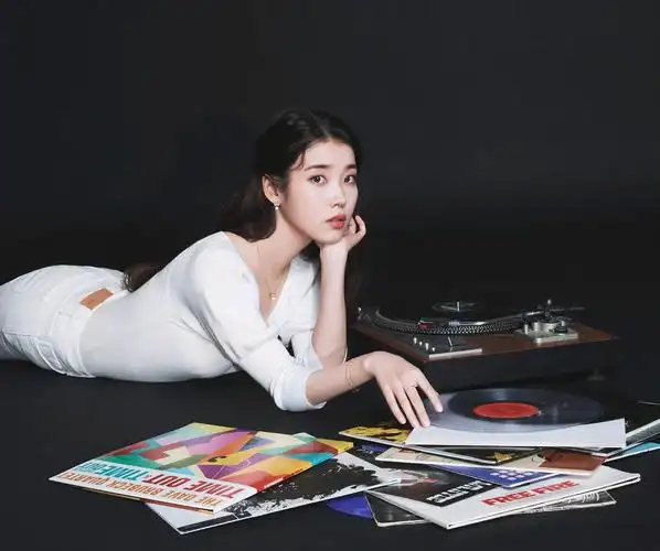 iu出新歌第一次见这么春色撩人的李知恩纯欲天花板是不是定了