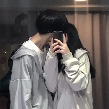 恩爱情头真人一左一右高清好看的真人双恩爱情头图片