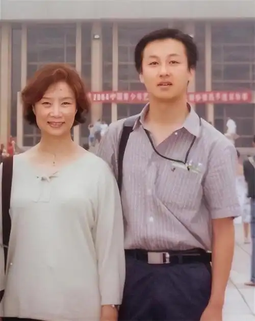 回顾吕中:嫁小学同窗恩爱一生,儿子儿媳是她骄傲女儿是国人骄傲