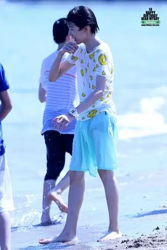 【tfboys王源】少年 夏天 海风 爱奇艺台湾行 cr:logo