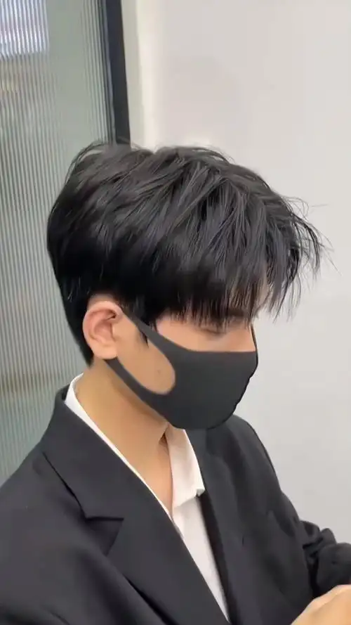 2022一定要带男朋友去剪一次的韩式微分发型帅气又自然 | 男生发型