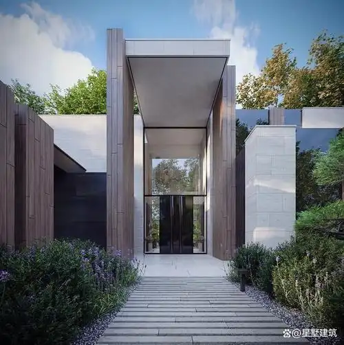 这座二层现代风格豪宅引人注目的外观由木材,石材和玻璃精心打造而成
