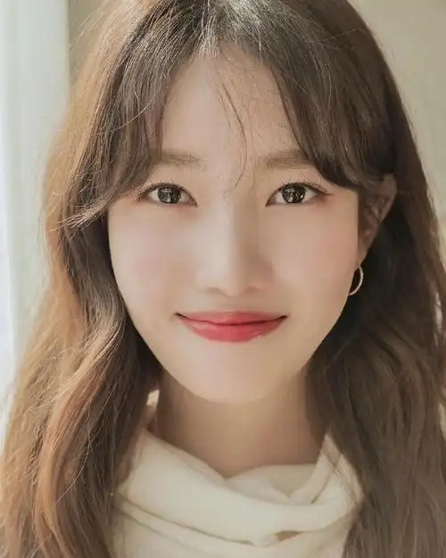 好看大头照怎么拍,试试下面的几个拍照姿势,大头照上镜又漂亮