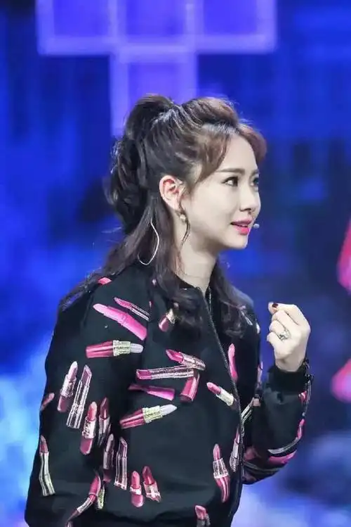 扎起半丸子头杨幂唐嫣宋茜宋慧乔戚薇李沁刘诗诗高圆圆,谁最美?