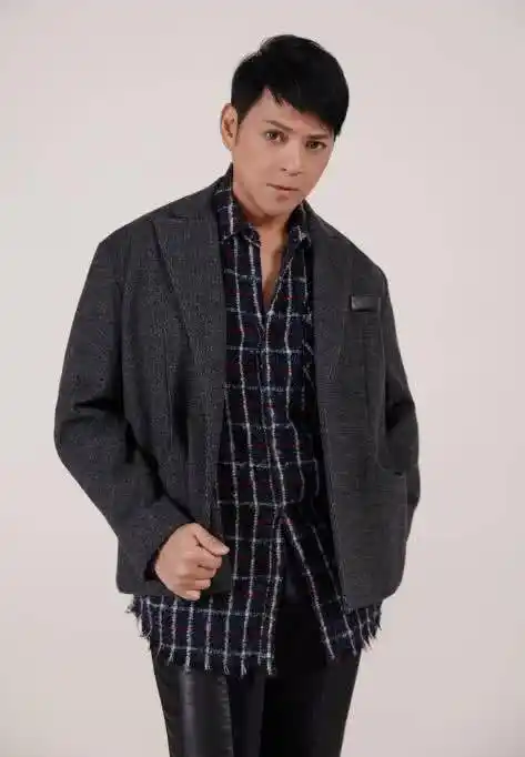 香港艺人莫少聪少聪爱心活动受媒体好评用公益温暖人心