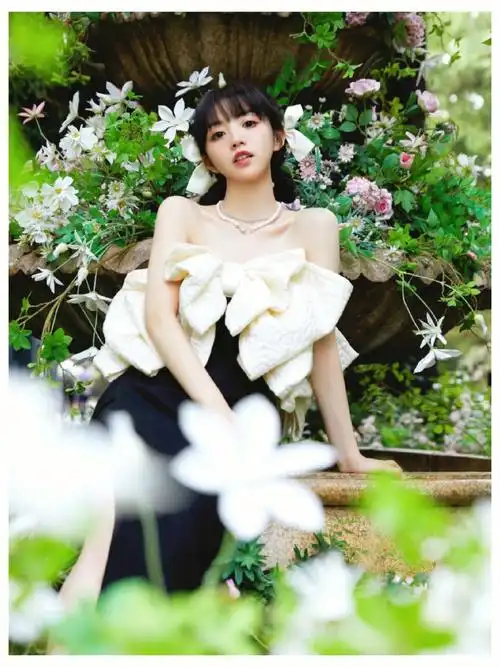 97月是海上月人是心上人96图源自明星个人博,好爱田曦薇的大眼睛