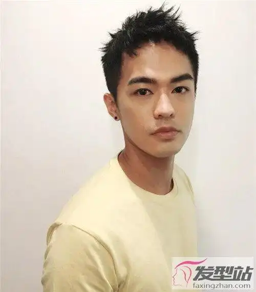 把两边剃掉的发型叫什么铲青男生两边铲帅气迷人