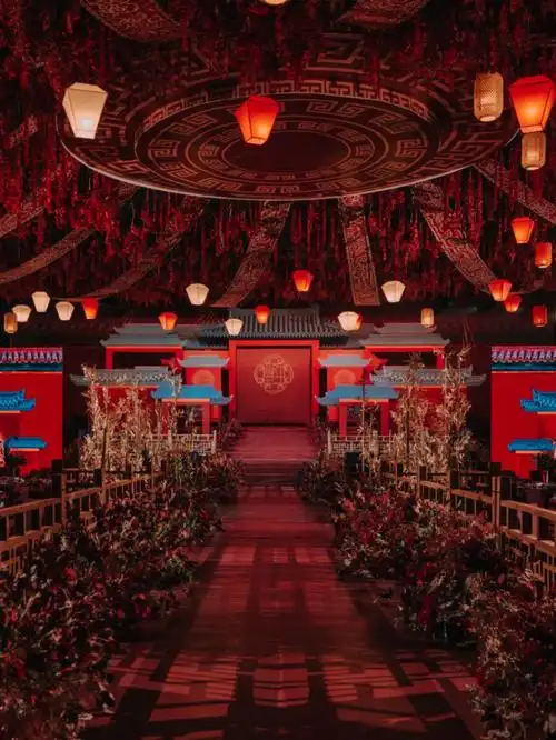 纸质 悬挂的中式古典元素构成一幅大气的婚礼场景9690这场不论