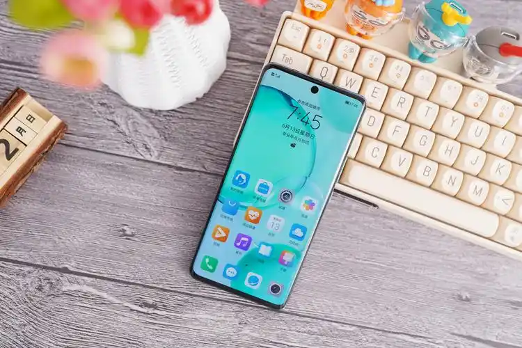 荣耀50真实评测:如何挑翻一众骁龙888旗舰手机的?