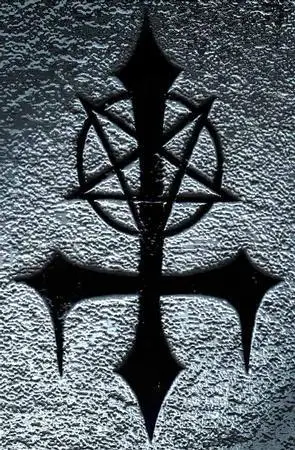 这是撒旦的标志  你要不要纹  很邪恶的   冰冷   文在手臂上