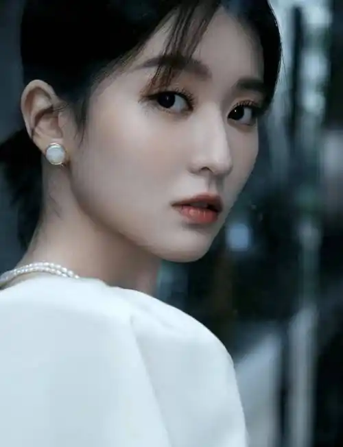 女星乔欣写真合集:如花似玉,亭亭玉立