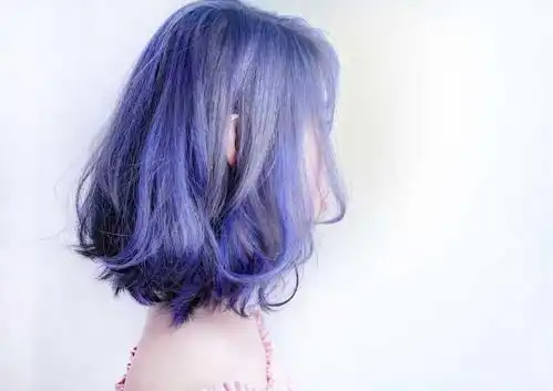 染蓝色的头发是种怎样的体验?