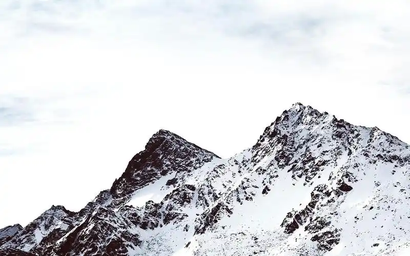 电脑壁纸 风景 大自然富有仙气的峻峭山峰