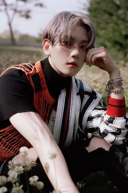 边伯贤超话 [心] #边伯贤city lights# 【蜜桃甜西61】【修图】