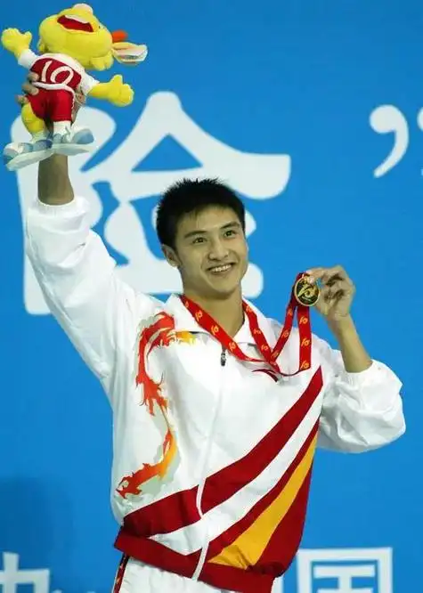 田亮跳水满分动作