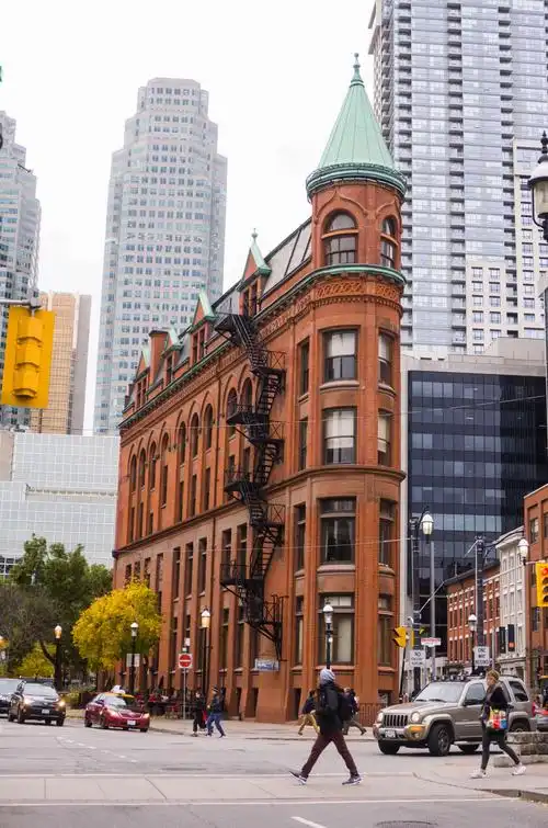 多伦多著名建筑"熨斗楼".