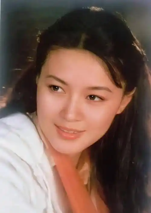 演员方舒,离婚后独自抚养两个女儿19年,和普通百姓没两样_陈国_屠洪刚