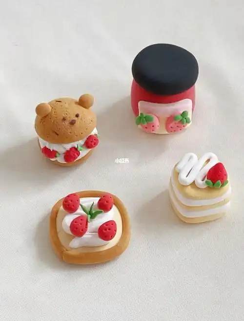 粘土蛋糕草莓系列的下午茶