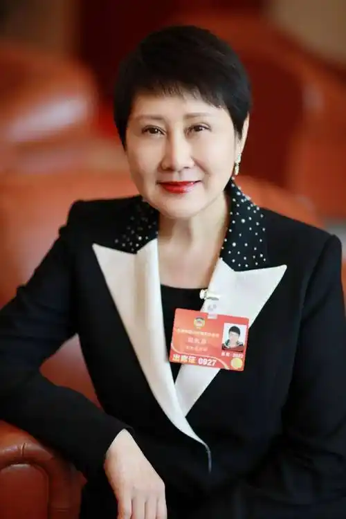 原创国民媳妇张凯丽与丈夫恩爱26年无绯闻漂亮女儿也是演员