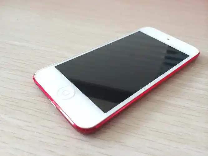 1100包顺丰出一个ipod touch 5 32g