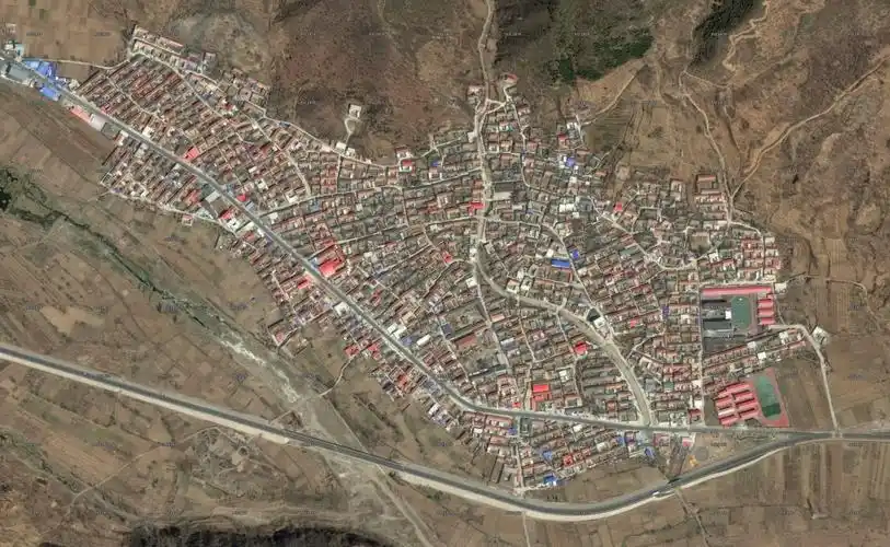 求九渡河卫星地图,是九渡河村的!