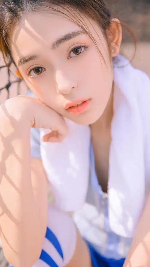 虽然脸是爸妈给的,但生活中却也有不少丑小鸭变白天鹅的励志故事.