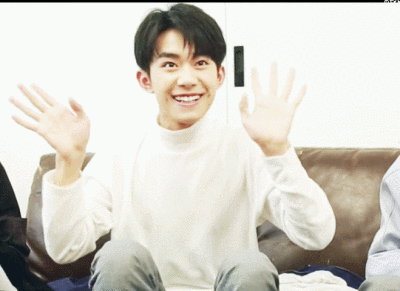 易烊千玺动图 gif