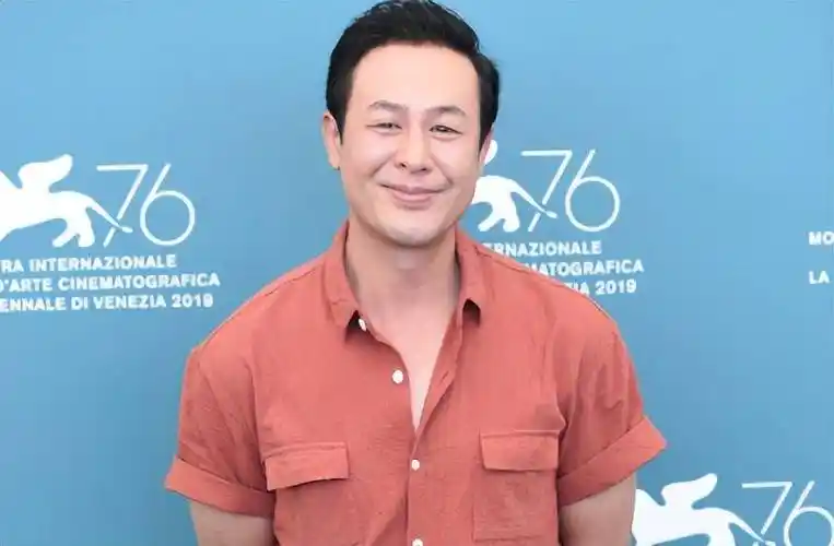 47岁张颂文"嘟嘟唇"是做了丰唇,整容失败气质受损?