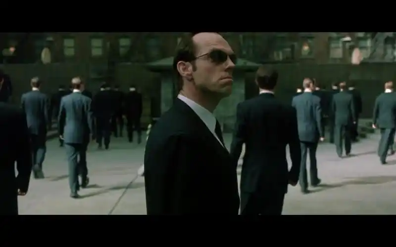 电影《黑客帝国》经典片段打斗场景(太帅了)