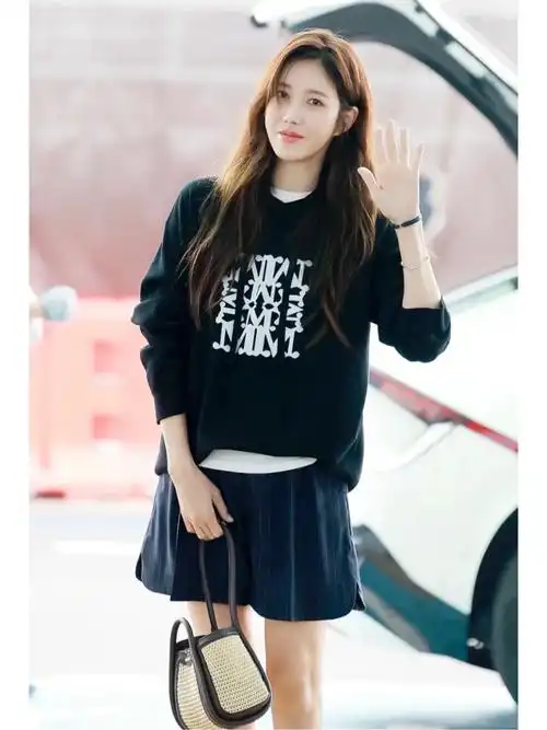 被顶楼女主角李智雅机场穿搭种草