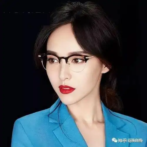 原本圆圆的脸视觉上变成了长脸圆脸脸型适合半镜框眼镜,可以把视线往