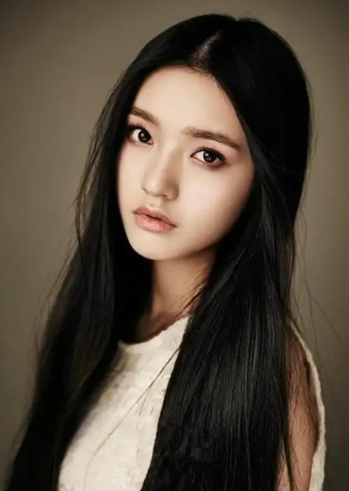 黑长直发型怎么弄好看