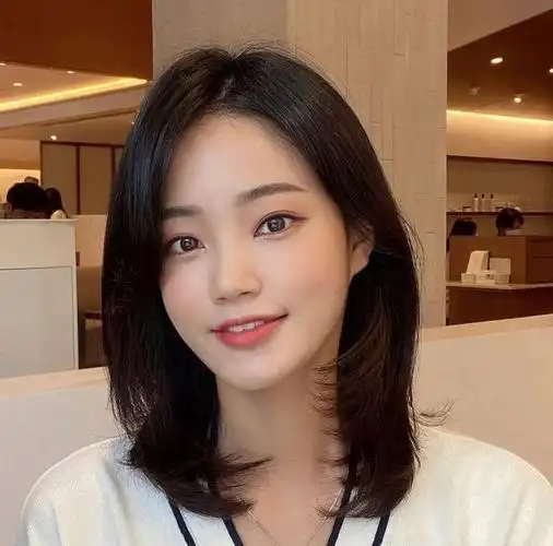 甜美活力又知性的锁骨发_网易订阅